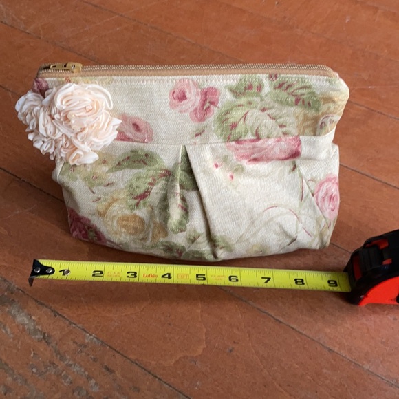 Handmade Cluth - Picture 5 of 6